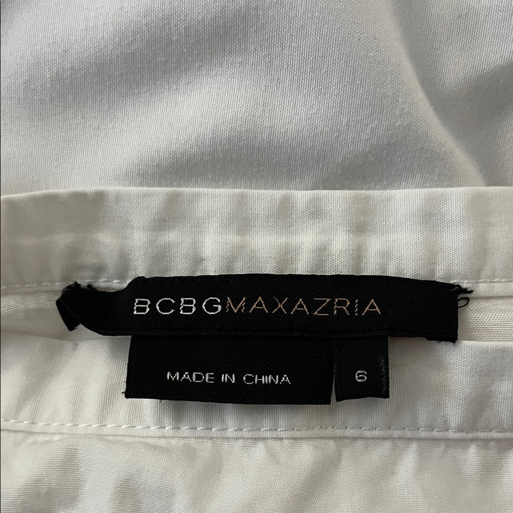 BCBGMaxAzria Classic White Skirt with detailed embroidery